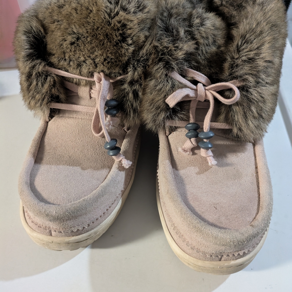 Pink and Tan Winter Boots with Fur Trim